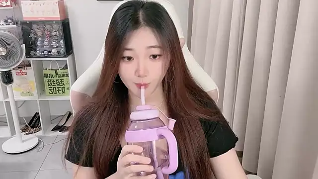 Snapshot of Stars_Elyn chatting on September 28, 1:07 pm Stars Elyn online show from September 28, 1:07 pm