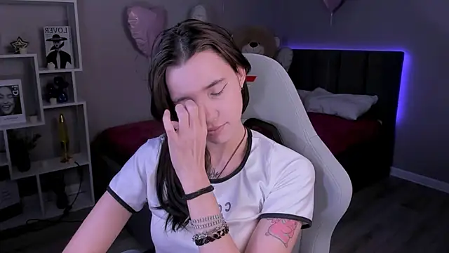 as1an girlfriend online show from March 28, 2:56 am