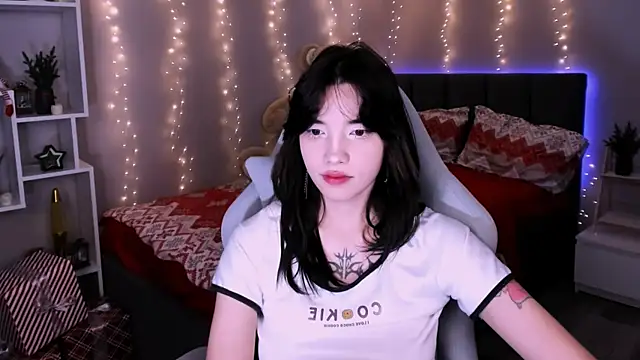 as1an girlfriend online show from December 19, 6:49 am