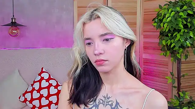 as1an girlfriend online show from March 11, 3:25 am