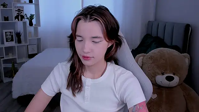 as1an girlfriend online show from June 1, 3:40 am