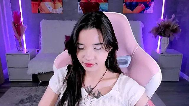 as1an girlfriend online show from May 24, 3:39 am
