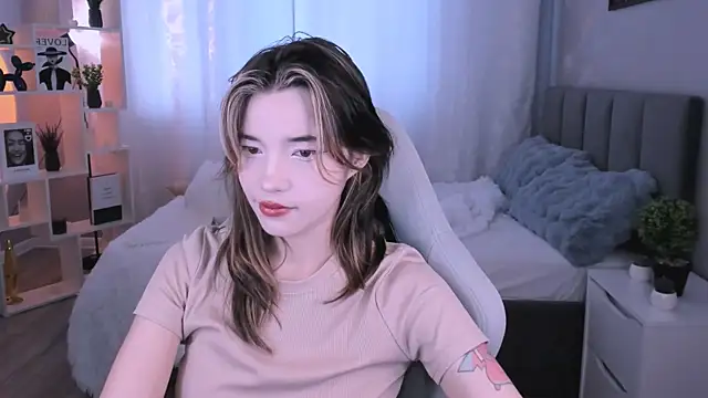 as1an girlfriend online show from June 25, 3:15 am