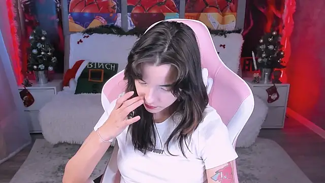 as1an girlfriend online show from January 15, 6:50 am