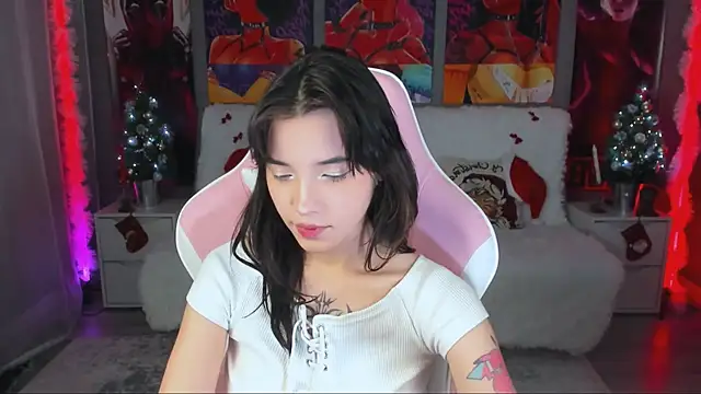 as1an girlfriend online show from December 5, 12:26 pm