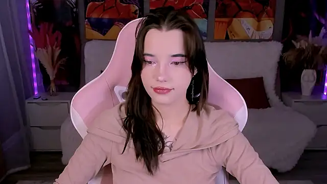 as1an girlfriend online show from February 4, 7:03 am