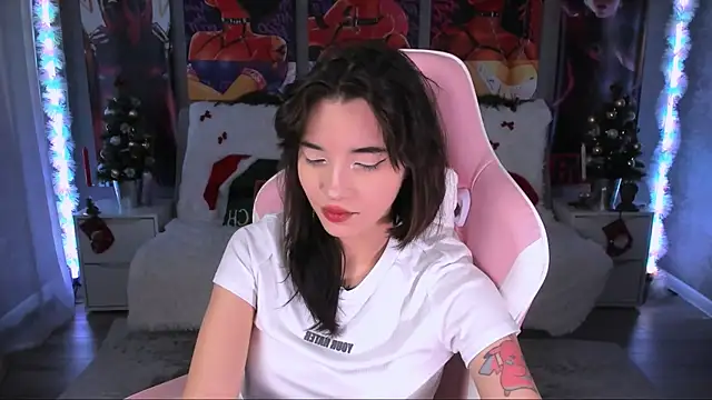 as1an girlfriend online show from December 22, 6:35 am