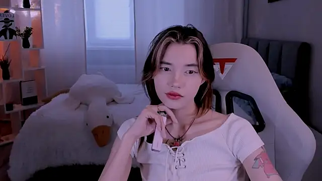 as1an girlfriend online show from June 12, 3:37 am