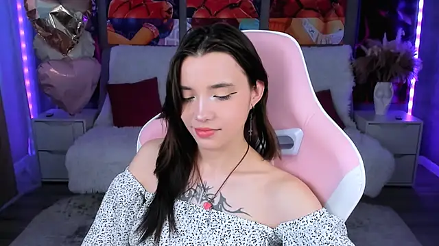 as1an girlfriend online show from April 7, 7:32 am