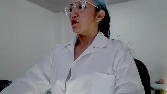 Snapshot of Hanna-33 chatting on October 25, 3:28 am Hanna-33 online show from October 25, 3:28 am