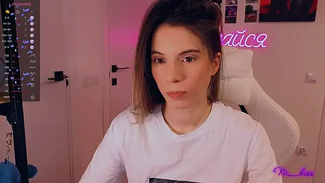 Snapshot of _ni_kiss chatting on November 22, 3:44 pm ni kiss online show from November 22, 3:44 pm