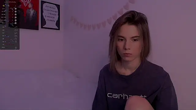 Snapshot of _ni_kiss chatting on December 17, 12:56 am ni kiss online show from December 17, 12:56 am