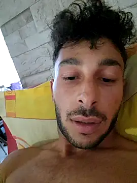 Snapshot of Iulianmarius12 chatting on September 19, 1:04 pm Iulianmarius12 online show from September 19, 1:04 pm