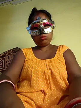 Snapshot of tinabhabhi chatting on July 11, 10:15 am tinabhabhi online show from July 11, 10:15 am