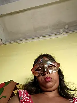 Snapshot of tinabhabhi chatting on September 23, 9:49 am tinabhabhi online show from September 23, 9:49 am