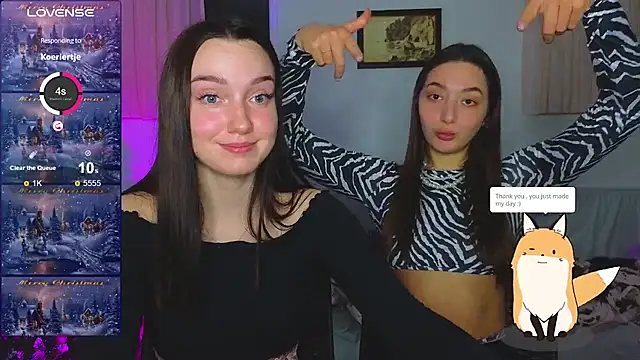 Snapshot of Wild_Sophie_ chatting on December 28, 5:46 pm Wild Sophie online show from December 28, 5:46 pm