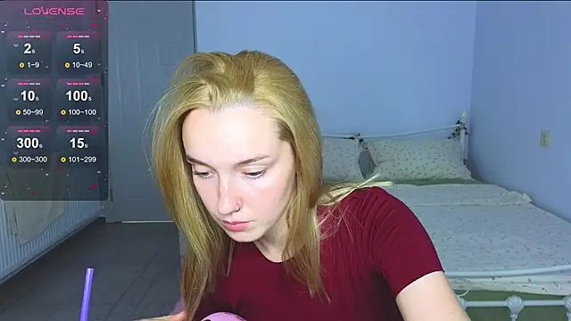 Snapshot of Wild_Sophie_ chatting on October 10, 6:20 pm Wild Sophie online show from October 10, 6:20 pm