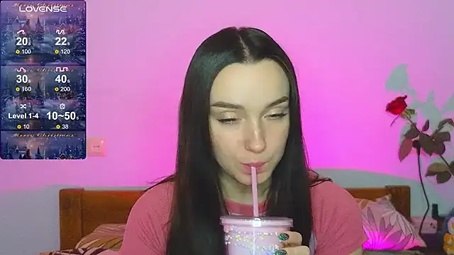 Snapshot of Wild_Sophie_ chatting on December 21, 4:03 pm Wild Sophie online show from December 21, 4:03 pm