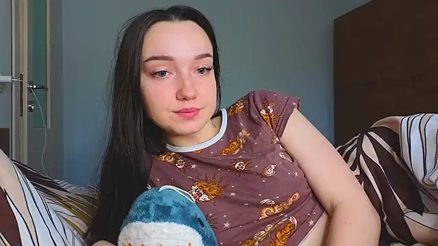 Snapshot of Wild_Sophie_ chatting on January 3, 8:10 am Wild Sophie online show from January 3, 8:10 am