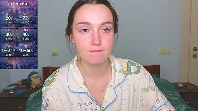 Snapshot of Wild_Sophie_ chatting on January 23, 5:52 pm Wild Sophie online show from January 23, 5:52 pm