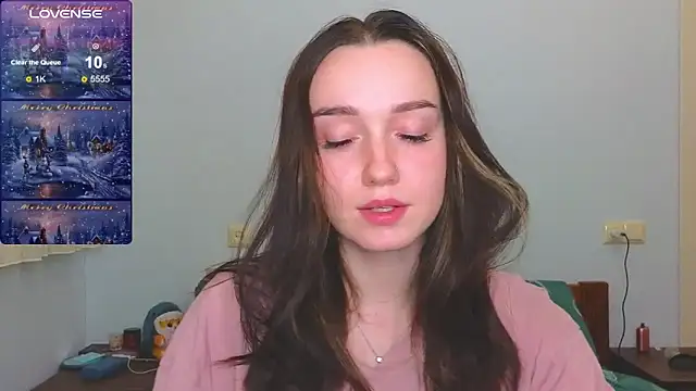 Snapshot of Wild_Sophie_ chatting on January 24, 8:00 pm Wild Sophie online show from January 24, 8:00 pm