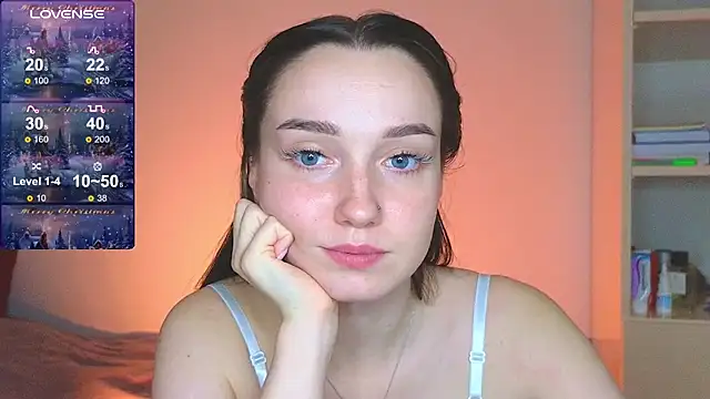 Snapshot of Wild_Sophie_ chatting on January 18, 9:45 pm Wild Sophie online show from January 18, 9:45 pm