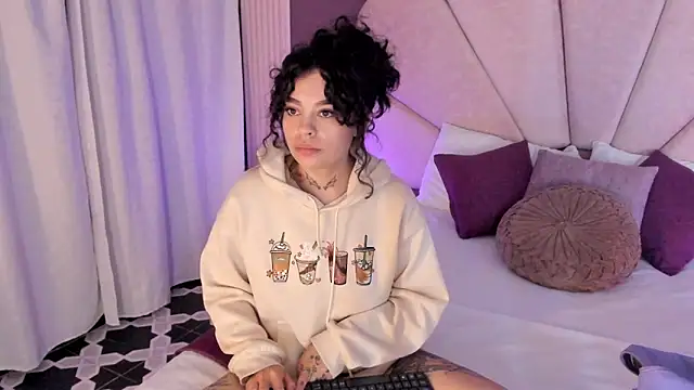 KatherineGomez online show from April 15, 3:12 am