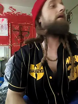 Snapshot of Ozomitro chatting on January 10, 9:59 am Ozomitro online show from January 10, 9:59 am