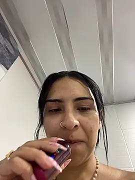 Hilary pinkk online show from November 5, 7:39 pm