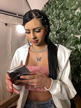 Hilary pinkk online show from April 22, 1:12 am