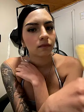 Hilary pinkk online show from October 16, 1:14 am