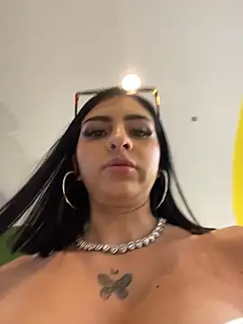 Hilary pinkk online show from April 8, 9:16 pm