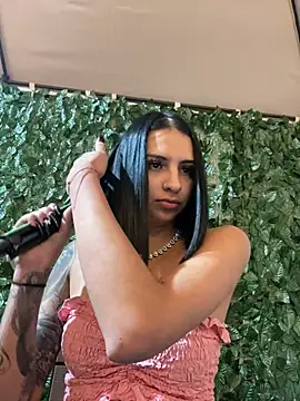 Hilary pinkk online show from January 13, 11:30 pm