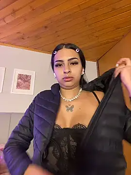Hilary pinkk online show from May 7, 2:49 am