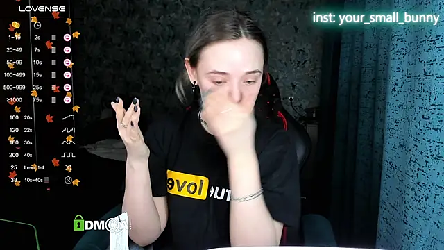 Snapshot of Your_small_bunny chatting on December 2, 2:12 am Your small bunny online show from December 2, 2:12 am