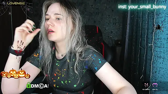 Snapshot of Your_small_bunny chatting on October 27, 2:01 am Your small bunny online show from October 27, 2:01 am