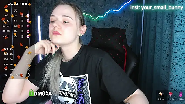 Snapshot of Your_small_bunny chatting on November 9, 2:04 am Your small bunny online show from November 9, 2:04 am