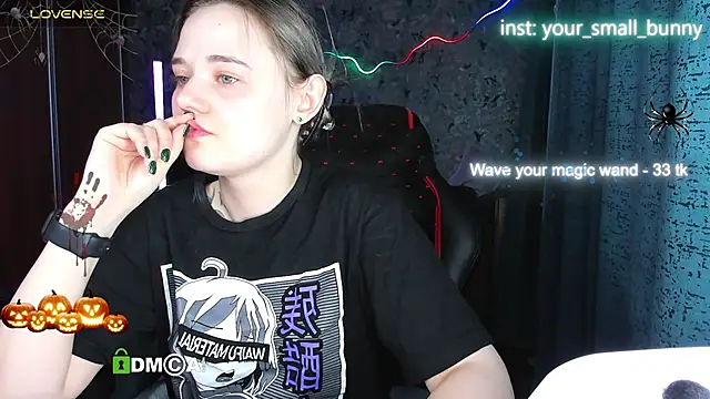 Snapshot of Your_small_bunny chatting on November 2, 2:05 am Your small bunny online show from November 2, 2:05 am