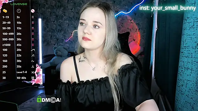 Snapshot of Your_small_bunny chatting on April 25, 2:03 am Your small bunny online show from April 25, 2:03 am