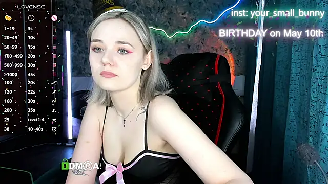 Snapshot of Your_small_bunny chatting on May 11, 2:13 am Your small bunny online show from May 11, 2:13 am