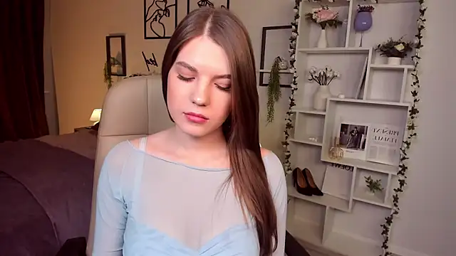 Snapshot of BellaSweetHeart chatting on February 20, 3:30 pm BellaSweetHeart online show from February 20, 3:30 pm