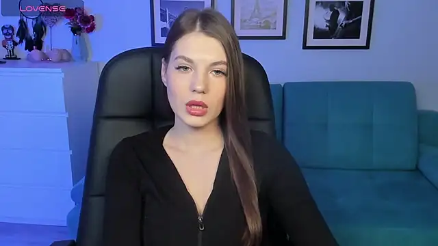 Snapshot of BellaSweetHeart chatting on March 19, 12:23 pm BellaSweetHeart online show from March 19, 12:23 pm