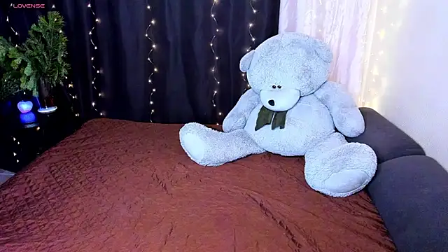Snapshot of Ashley_Rous chatting on January 22, 1:53 am Ashley Rous online show from January 22, 1:53 am