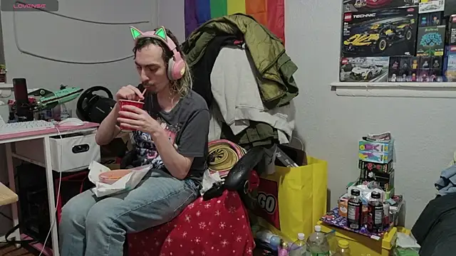 tallnerdyguy online show from April 15, 2:28 am