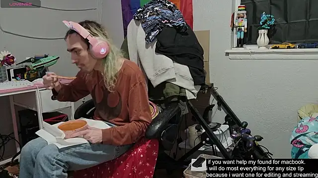 tallnerdyguy online show from December 1, 4:13 am