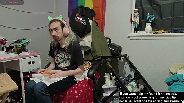 tallnerdyguy online show from November 23, 4:44 am