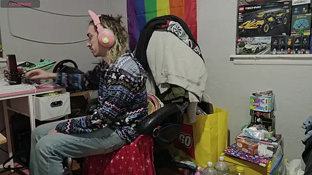 tallnerdyguy online show from April 16, 3:29 am