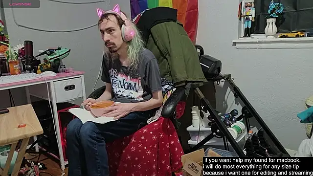 tallnerdyguy online show from November 18, 3:21 am