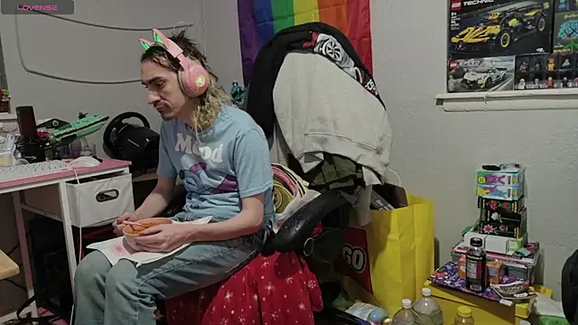 tallnerdyguy online show from April 14, 2:05 am