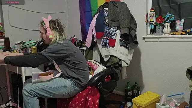 tallnerdyguy online show from February 7, 3:25 am